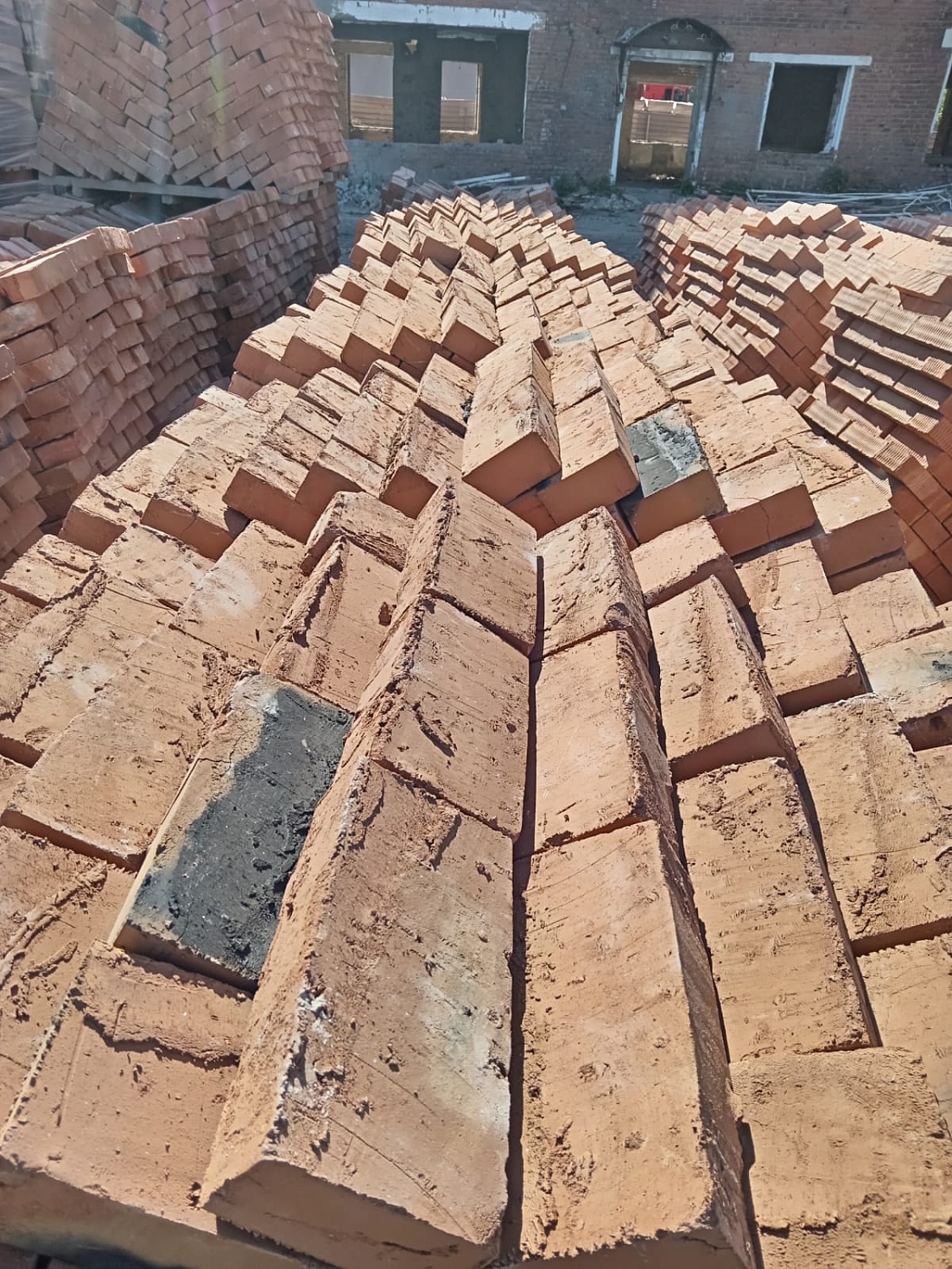 Москаленский рядовой (забутовочный) кирпич оптом по цене 15,50 рублей/штука!