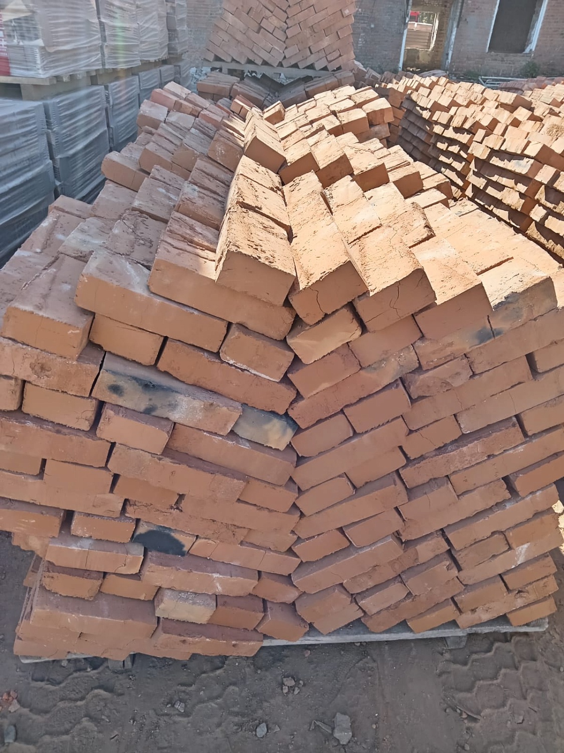 Москаленский рядовой (забутовочный) кирпич оптом по цене 15,50 рублей/штука!